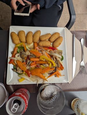 Vegan nuggets with sauteed veg and tofu with sauteed veg. Happy days. at Fénix Cafetaría in Cangas De Onis