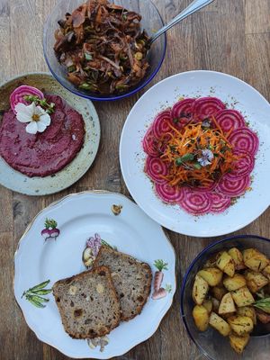 Les plats at Mariposas in Marseille