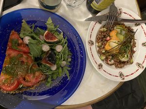 Red rice dish and vegetable tarte at Mariposas in Marseille
