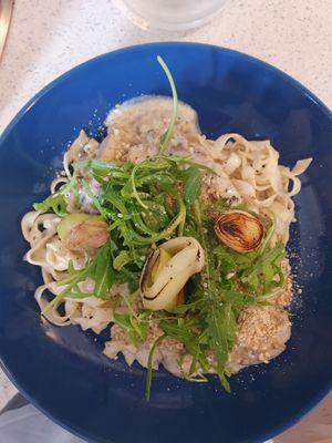 Pates crémeuses au poireaux  at Mariposas in Marseille