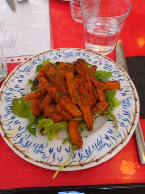Carottes rôties épicées at Mariposas in Marseille