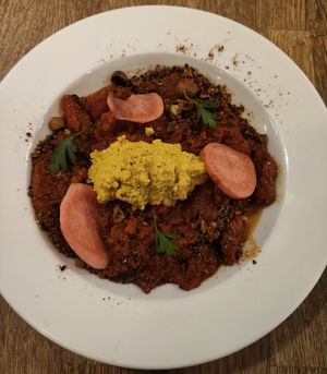 Chakchouka with scrambled tofu at Mariposas in Marseille
