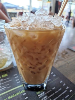 Coconut Iced Coffee met havermelk at Mr Chow in Schiedam