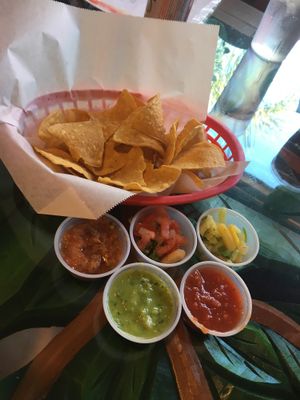 complimentary chips and salsa at El Papagayo in Carmichael
