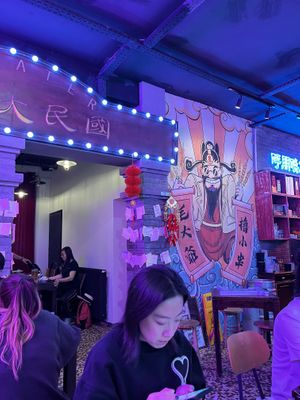 Tonton Mao et sa déco sublime  at Tonton Máo in Paris