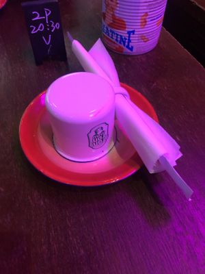   at Tonton Máo in Paris