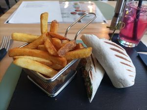 Delight wrap with fries at Ma'Rinas - Veggiezz in Karlsruhe