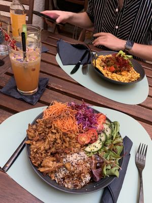 GyrozzBowl, Indisches Ottozz und Jasmin-Orange-Limonde   at Ma'Rinas - Veggiezz in Karlsruhe