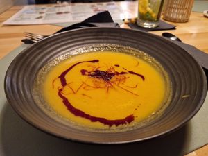 Karotte Ingwer Suppe at Ma'Rinas - Veggiezz in Karlsruhe