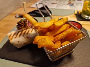 Gyros Wrap at Ma'Rinas - Veggiezz in Karlsruhe