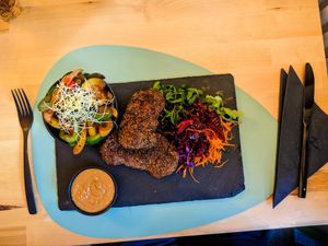 Vegan Pepper Steak at Veggiezz at Ma'Rinas - Veggiezz in Karlsruhe