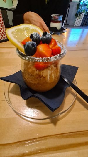 Zitronenkuchen im Glas at Ma'Rinas - Veggiezz in Karlsruhe