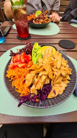 💚 GyrosBowl mit OrangeMustard statt Tzaziki at Ma'Rinas - Veggiezz in Karlsruhe