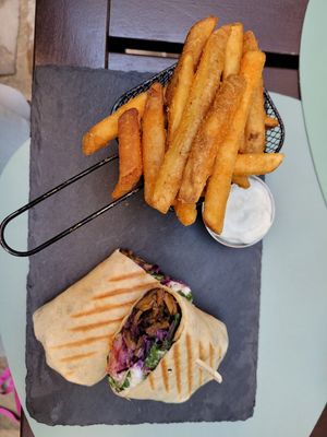 Gyros wrap at Ma'Rinas - Veggiezz in Karlsruhe