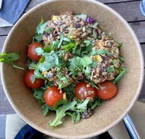  Bowle blandt andet med sorte bønner og søde kartofler  at Vital Foods in Copenhagen