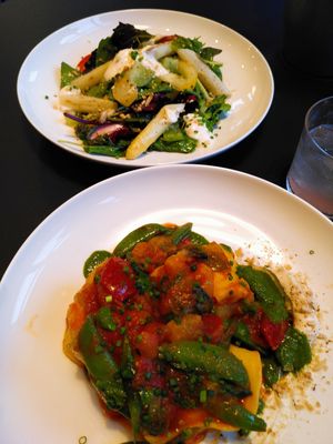 Peas tortelloni and white asparagus salad at Hohenheim & Söhne in Frankfurt
