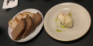 Brot und Zwiebelschmalz  at Hohenheim & Söhne in Frankfurt