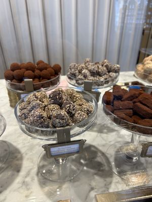 Noisettine, Truffel, Pompadour, Altesse 7,20€  at Mary - Galerie de la Reine in Brussels