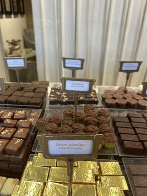 Noisettine, Truffel, Pompadour, Altesse 7,20€  at Mary - Galerie de la Reine in Brussels