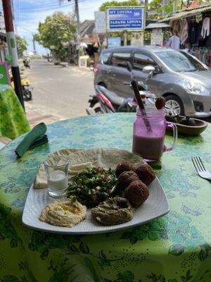 Middle Eastern Platter (great!) and strawberry smoothie  at Akar Cafe in Lovina