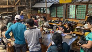 Vegan vibes 100% 💚🌱  at Sadhana Forest Seva Kitchen in Auroville