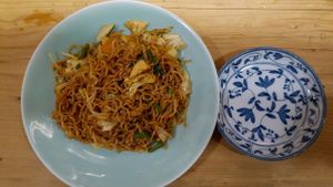 Fried noodles at Heianraku in Takayama