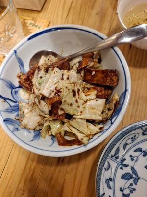 Extra stir fried tofu + cabbage at Heianraku in Takayama