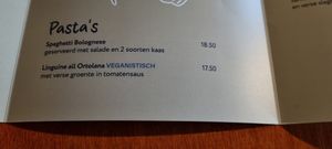 Momenteel de enige vegan optie die word aangeboden helaas. De bagels en falafel die eerder in reviews genoemd zijn hebben ze niet meer op de kaart. at Suster Anna in Veere