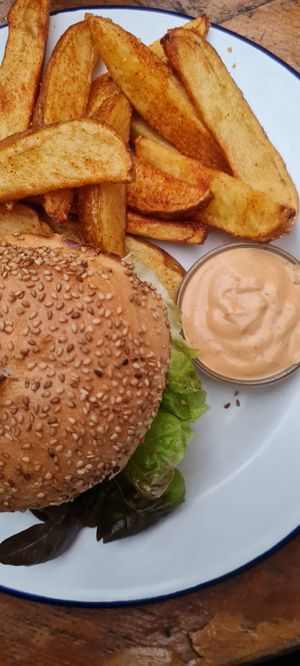 🍔 burger at EmmaPea Vegan Food and Bar in Berlin