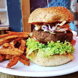 Thai Pea Burger at EmmaPea Vegan Food and Bar in Berlin