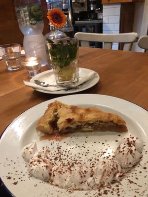Apple pie at EmmaPea Vegan Food and Bar in Berlin