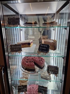Vegane Kuchenauswahl at Café Schwarzer Riese in Aschaffenburg