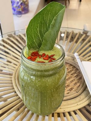 Greenie smoothie made with apple juice, 180 baht  at Bartels in Bangkok