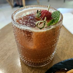 Minty strawberry juice at Bartels in Bangkok