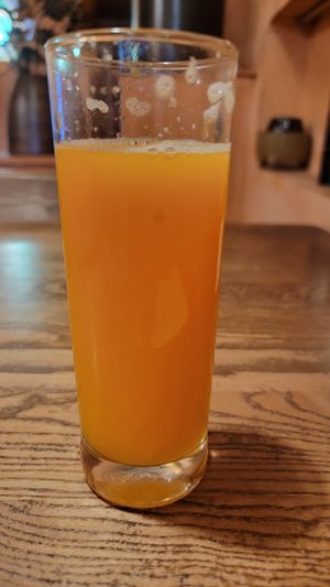 Fresh orange juice at CHAYFOOD in Hanoi