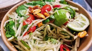 Papaya Salad at Miss.v in Tel Aviv