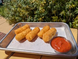 Mozzarella sticks at Station No. 3 in St Louis