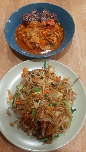 Vegan goulash and tsuivan at Loving Hut - Meditation Center in Ulaanbaatar