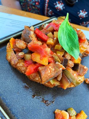 Sarcastic Fringehead  at The Botanist in Zadar