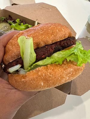 Plant Burger #Veganuary at SFO - The Plant Cafe Organic- T2 in South San Francisco
