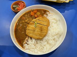 Massaman katsu rice bowl, 170 baht  at alt.Eatery in Bangkok
