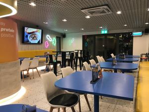 I was there near closing, not a lot of people there at alt.Eatery in Bangkok