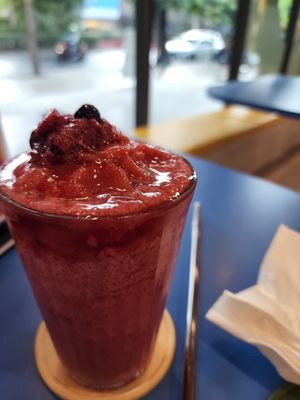 Antioxidant Mixed Berry Frappe at alt.Eatery in Bangkok