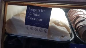 Icy vanilla coconut fudge #Veganuary at Fudge Kitchen in York