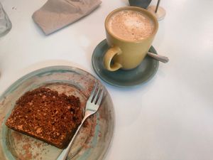 Bizcocho y café at Ingrediente Secreto in Badalona