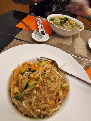 Rice noodles with veggies at Kinboshi in Brescia