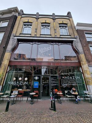 Front at Het Magazijn in Dordrecht