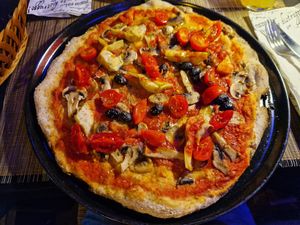 Pizza Eskada Vegana at Eskada in Gallipoli