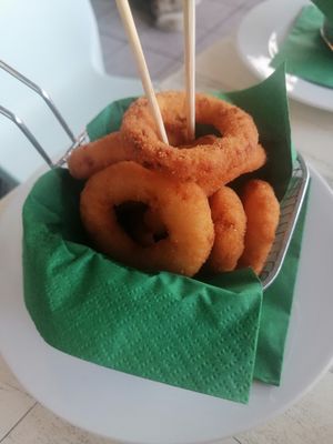 Anelli di cipolla at Italianicius in Giardini-naxos