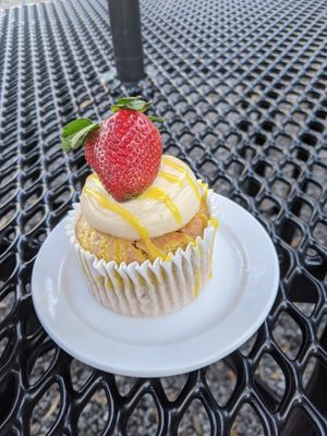 Strawberry Lemon Cupcake at End of the Line Cafe in Pensacola